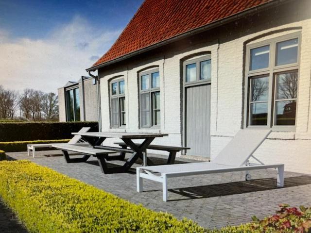 Schravenhoek Met Indoorzwembad En Sauna Veurne Exterior photo